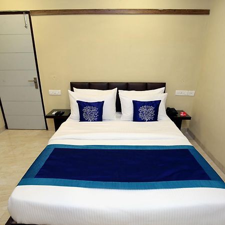 Hotel 7 Chandīgarh エクステリア 写真