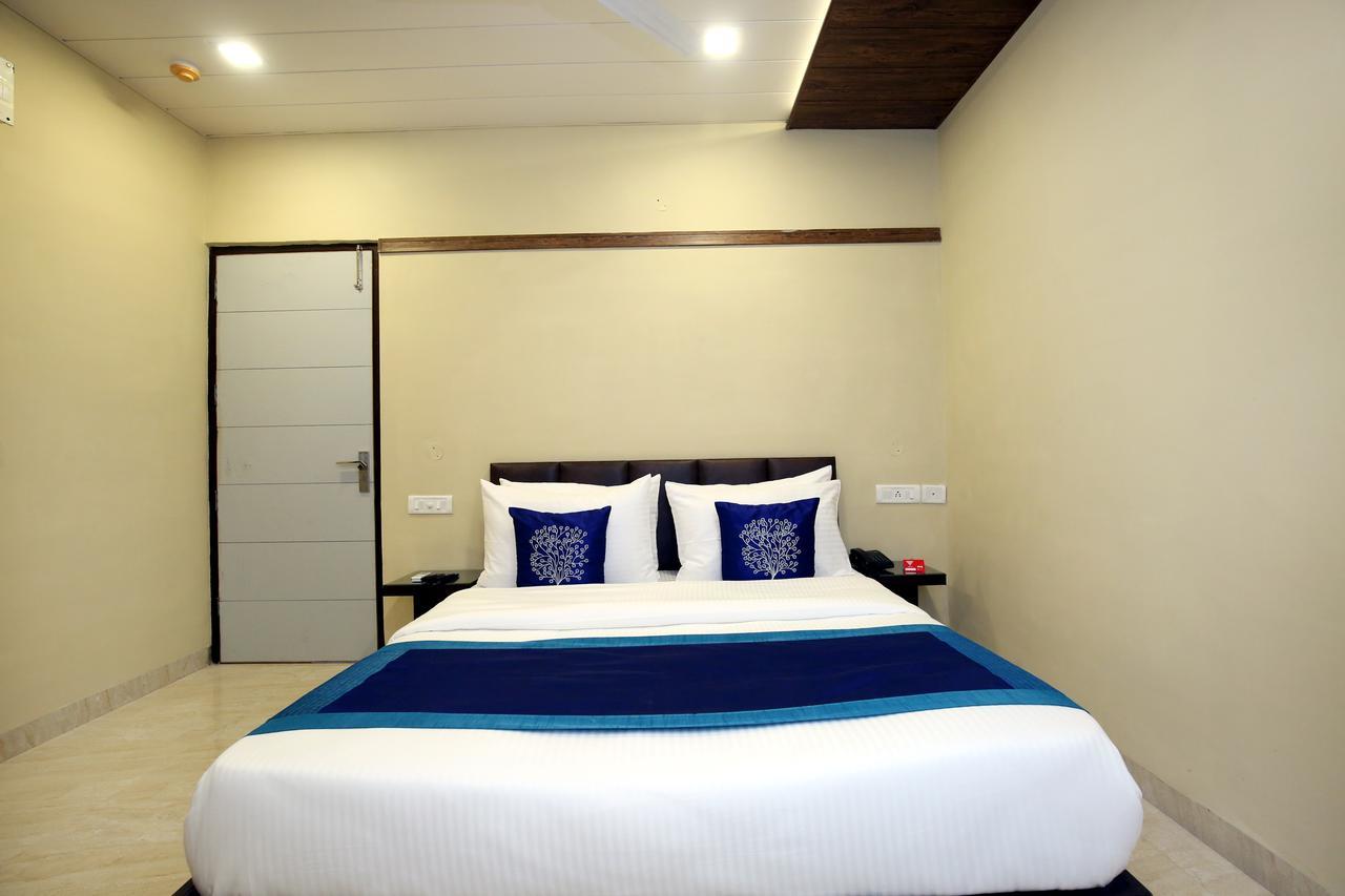 Hotel 7 Chandīgarh エクステリア 写真