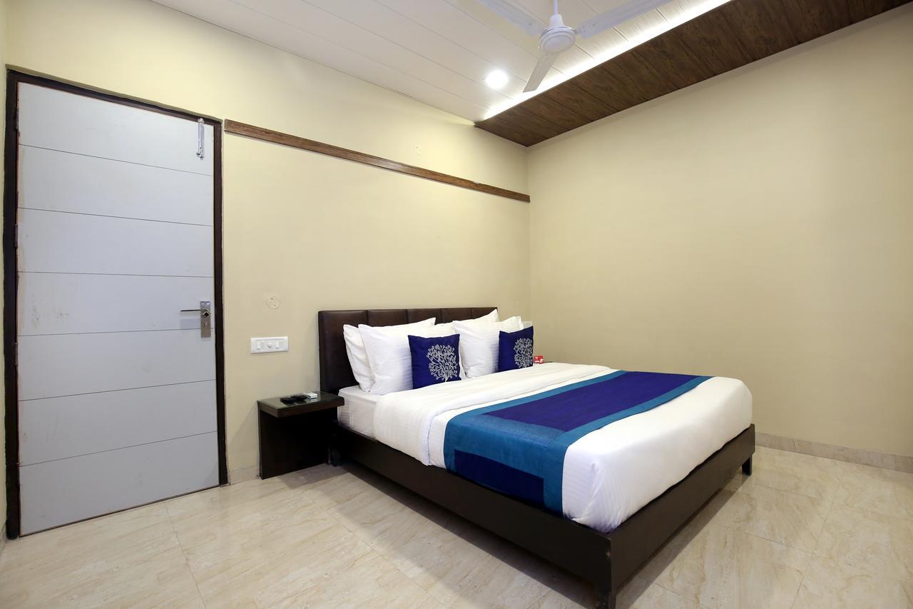 Hotel 7 Chandīgarh エクステリア 写真