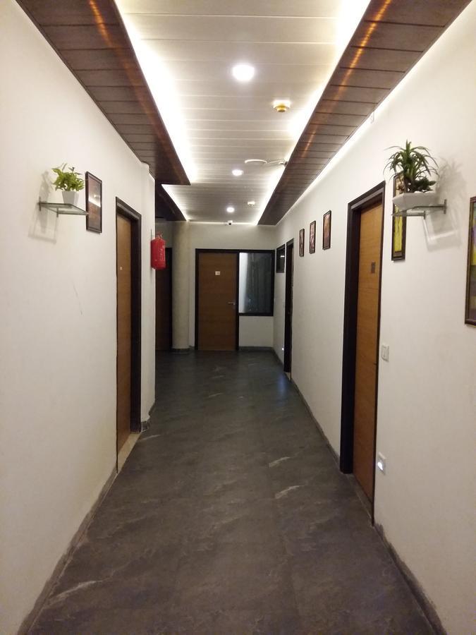 Hotel 7 Chandīgarh エクステリア 写真